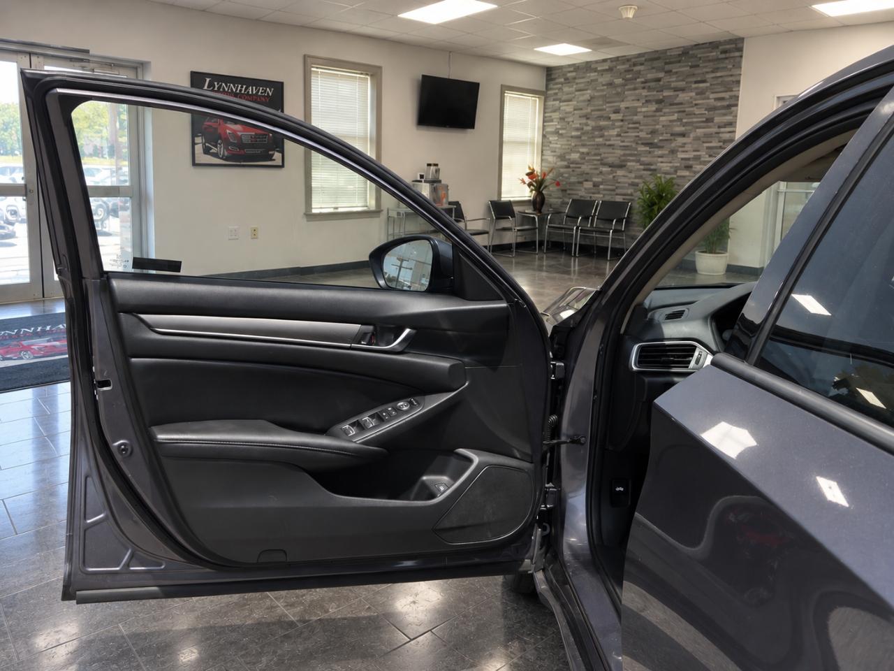 Honda Accord LX sedan AT 2019
