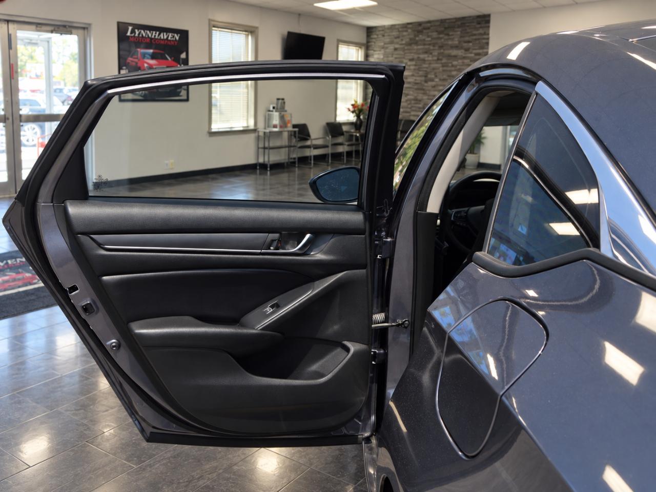Honda Accord LX sedan AT 2019