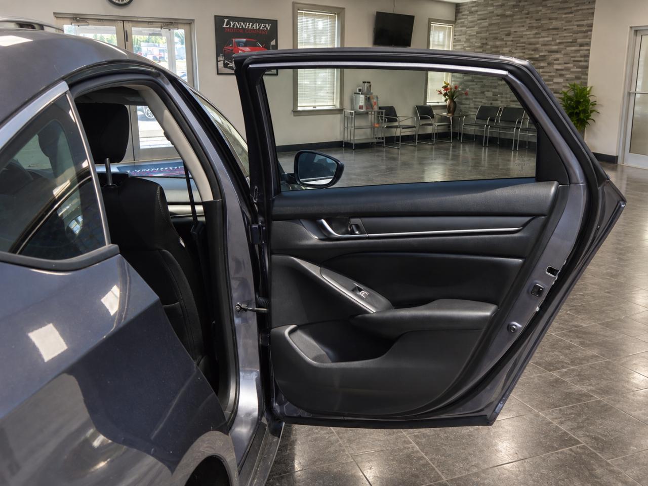 Honda Accord LX sedan AT 2019