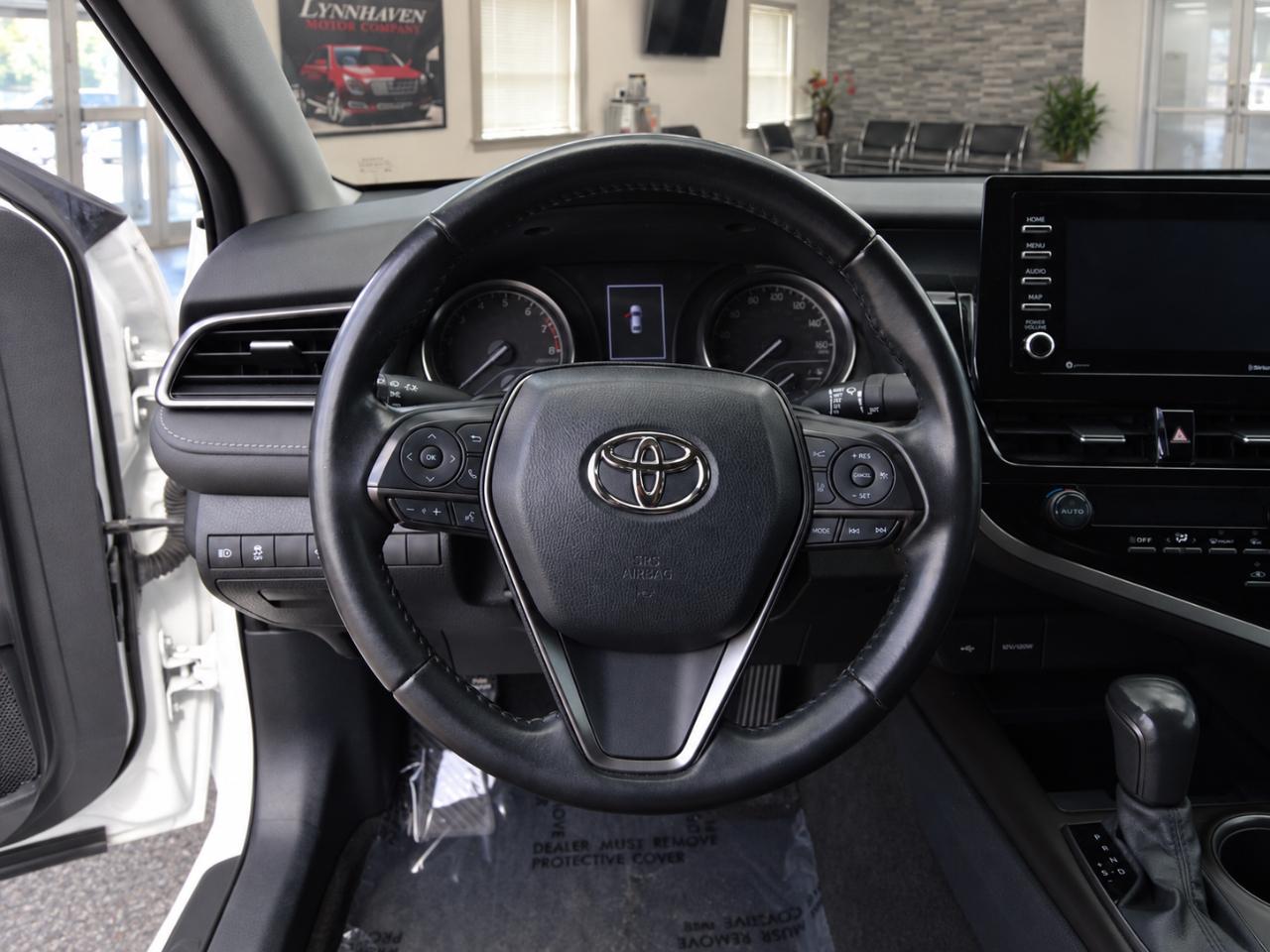 Toyota Camry SE 2021