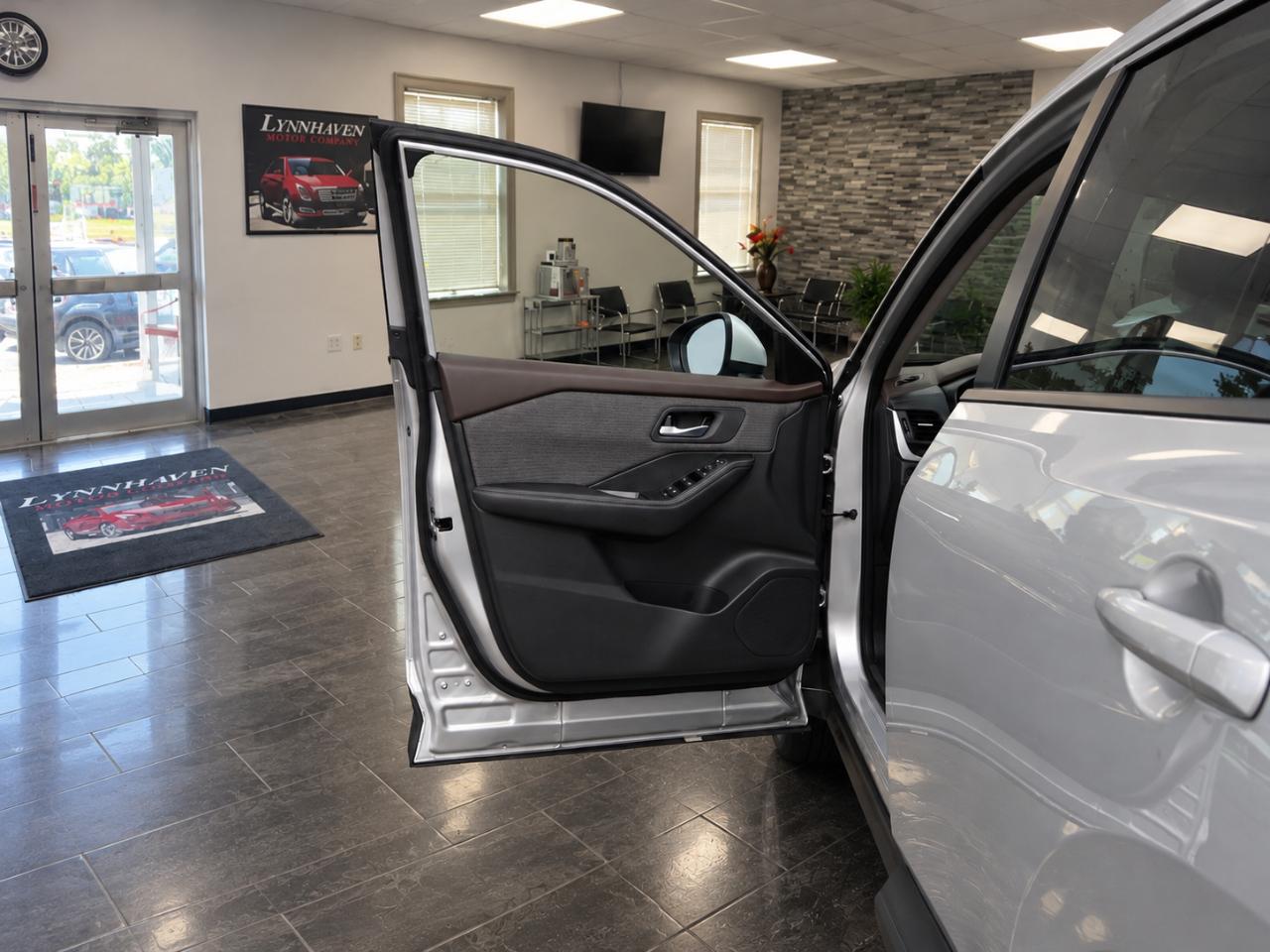 Nissan Rogue SV 2023