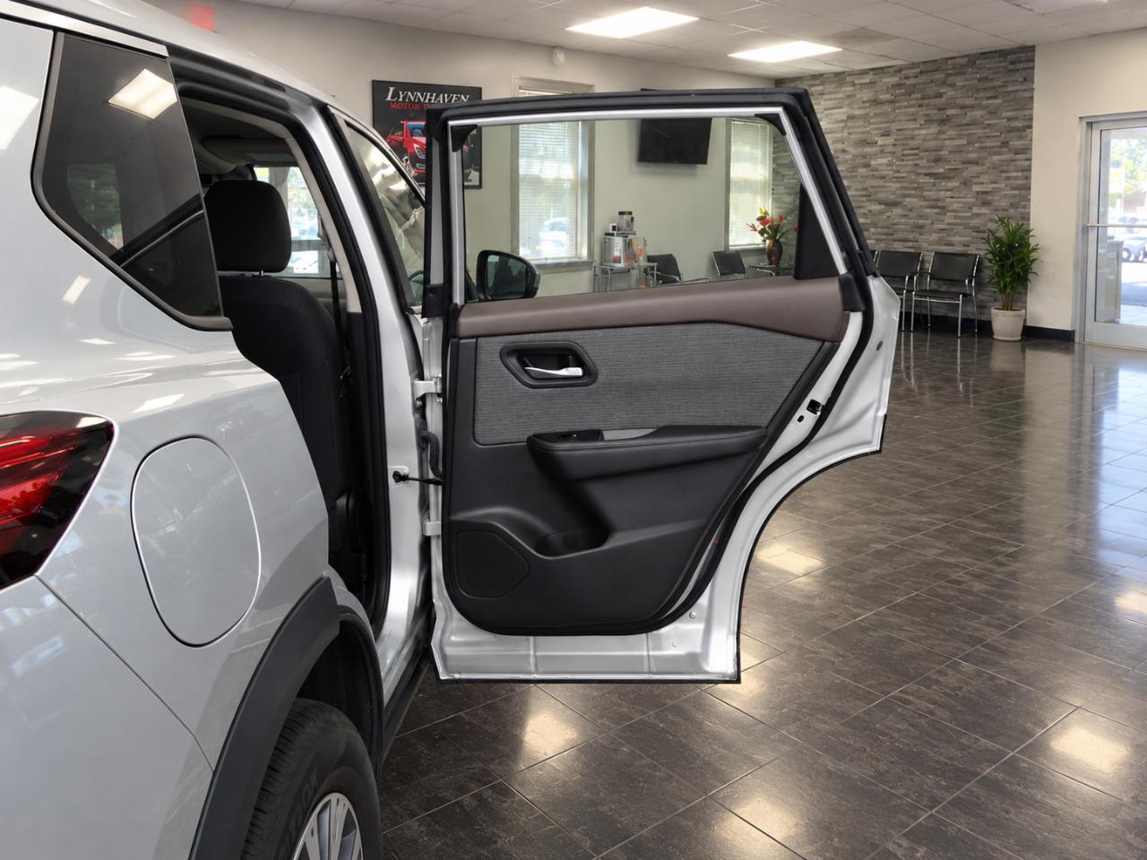 Nissan Rogue SV 2023