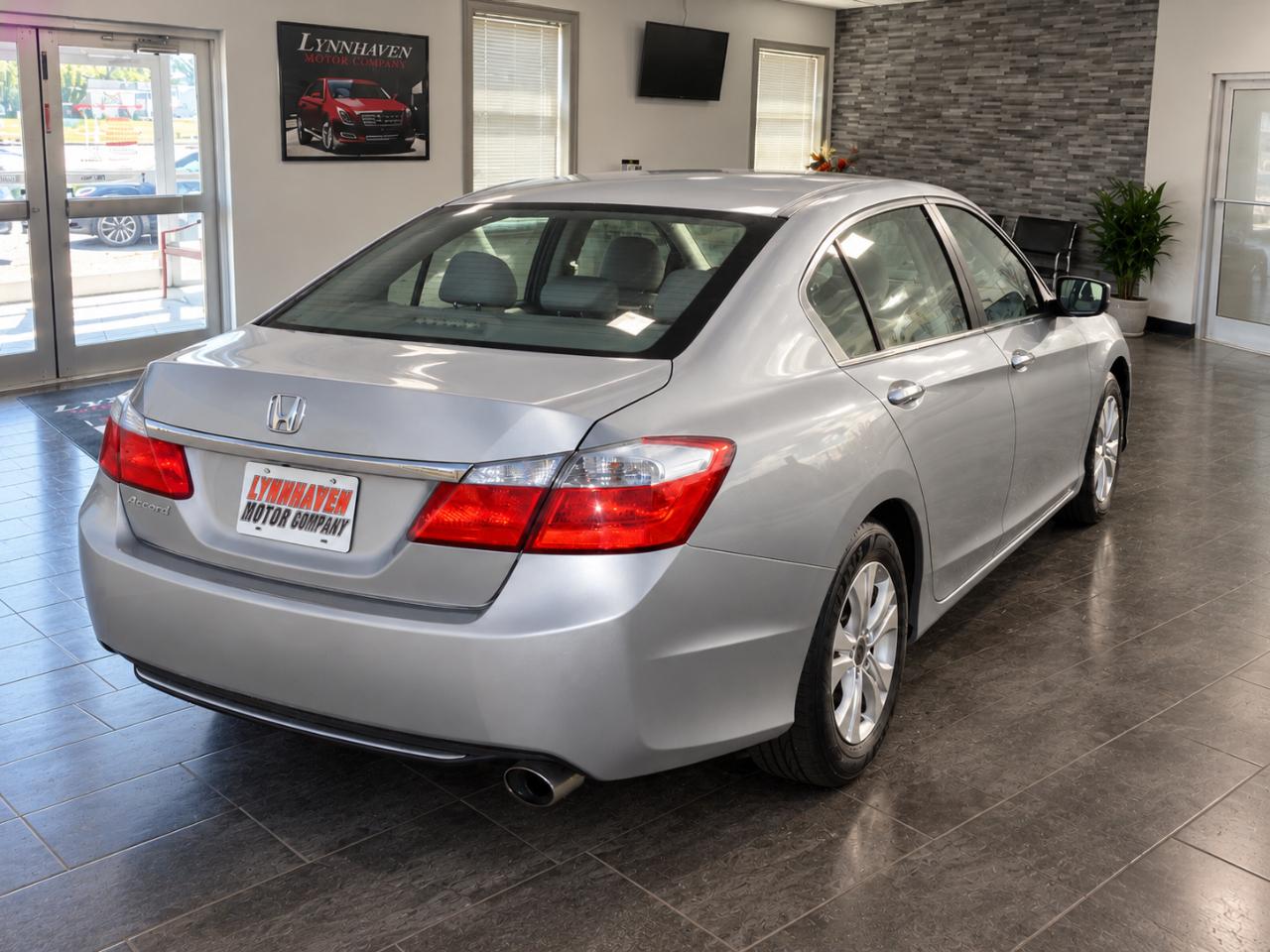 Honda Accord LX sedan AT 2015
