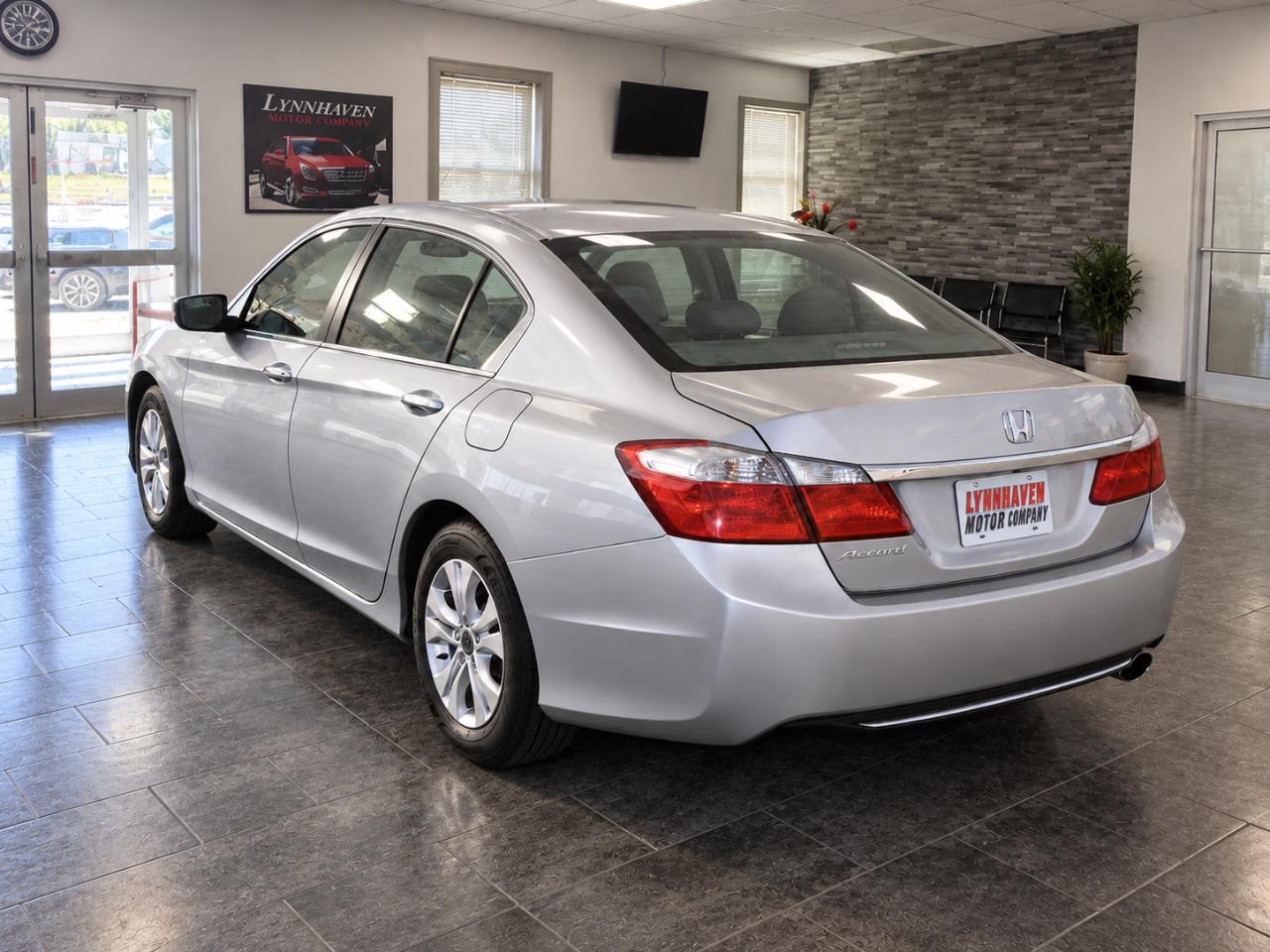 Honda Accord LX sedan AT 2015