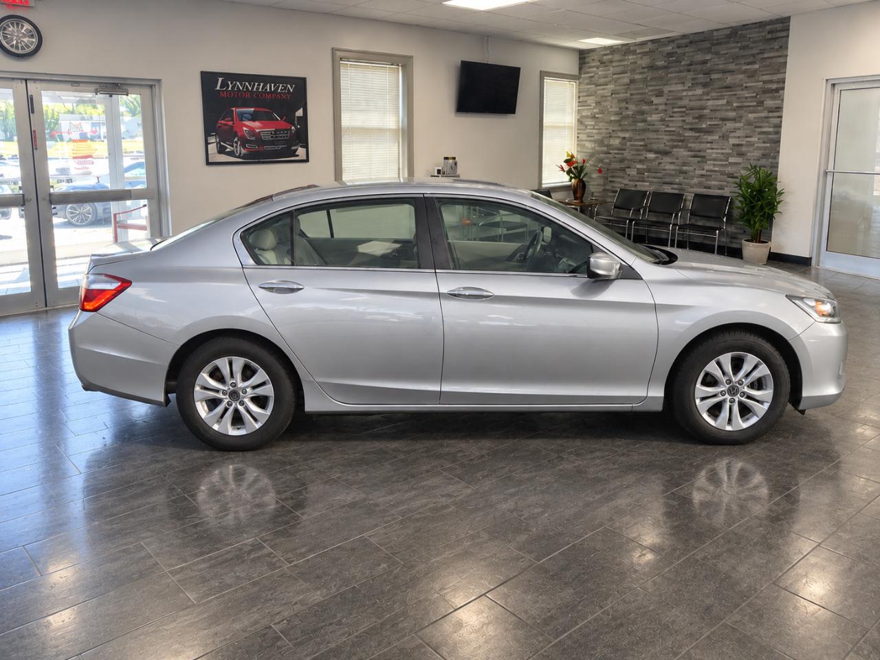 Honda Accord LX sedan AT 2015