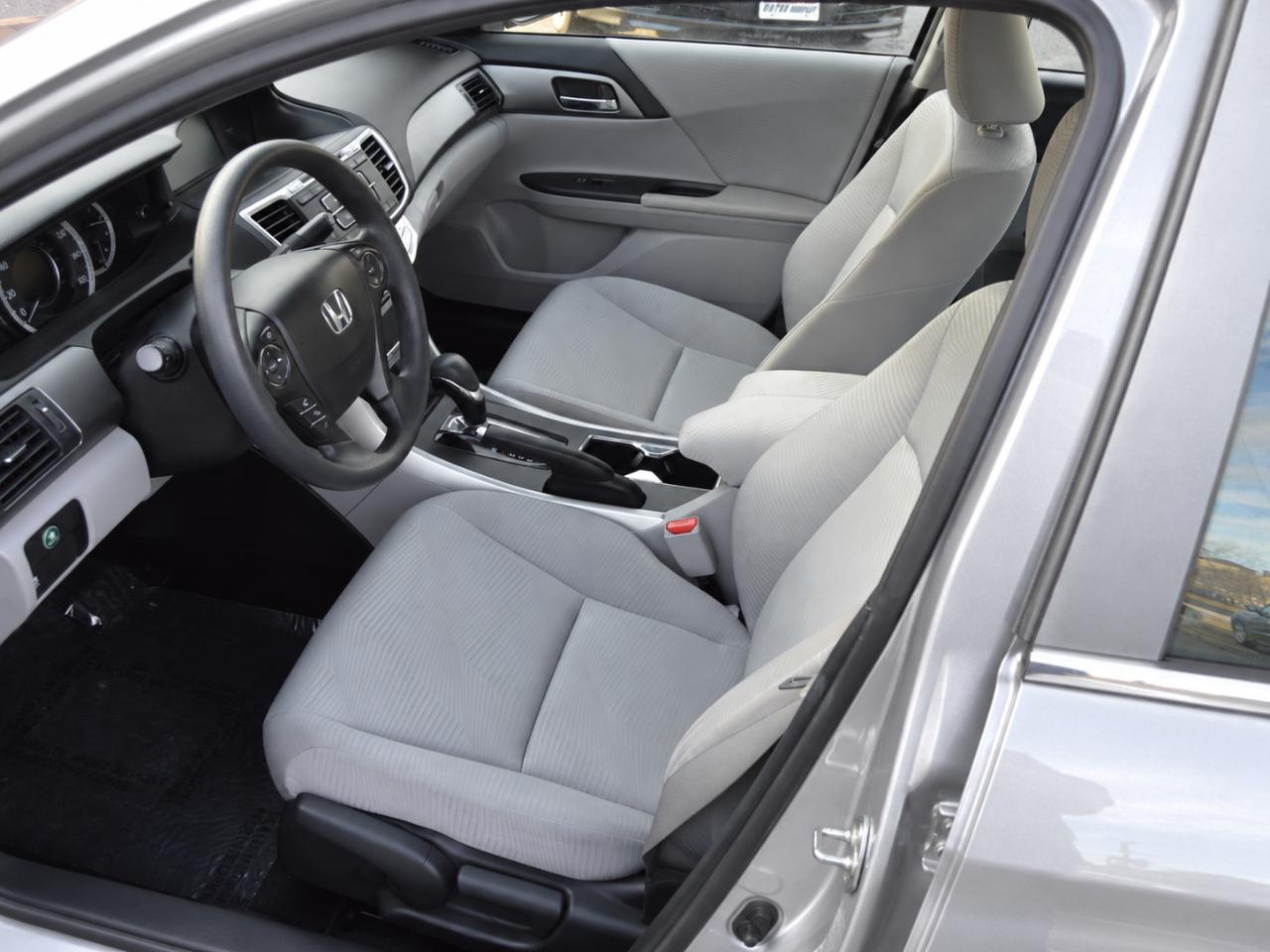 Honda Accord LX sedan AT 2015