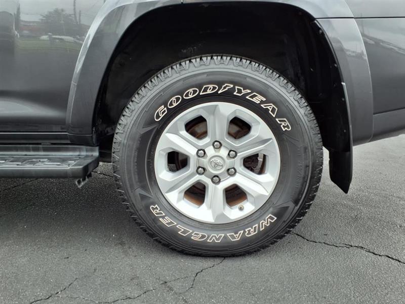 Toyota 4Runner SR5 4WD 2019