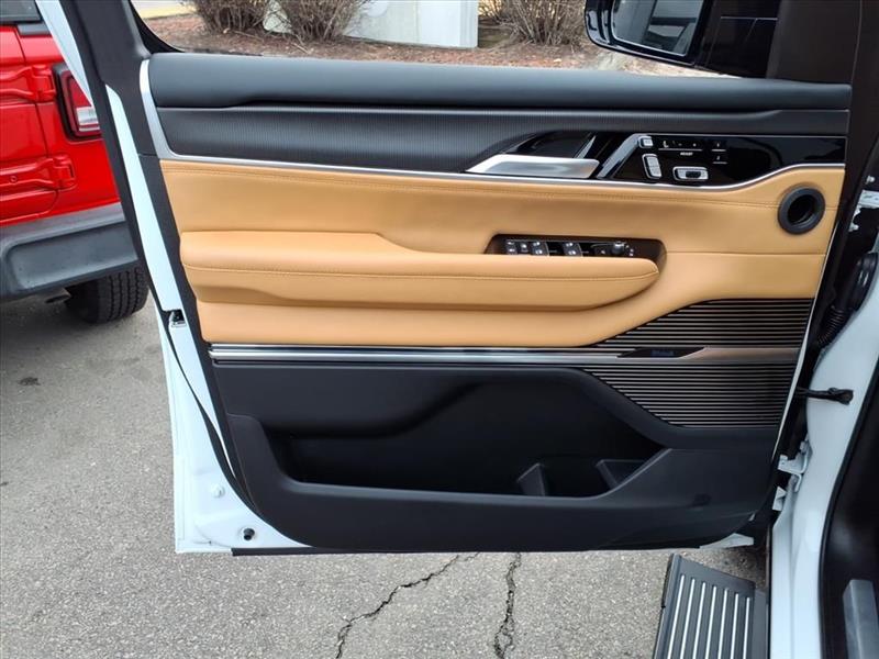 Jeep Grand Wagoneer Series III 4WD 2025