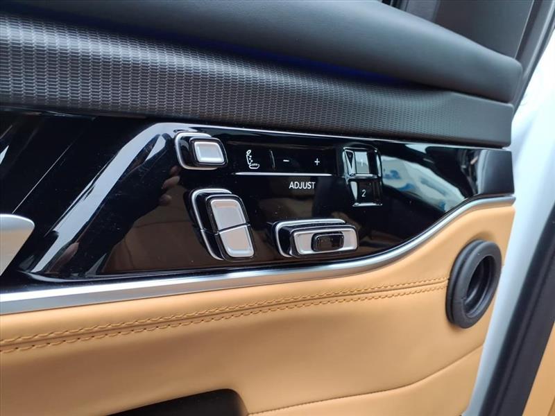 Jeep Grand Wagoneer Series III 4WD 2025