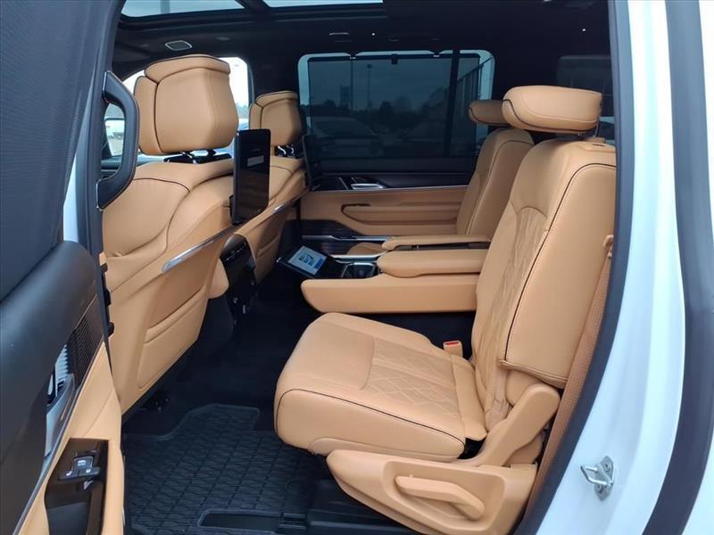 Jeep Grand Wagoneer Series III 4WD 2025