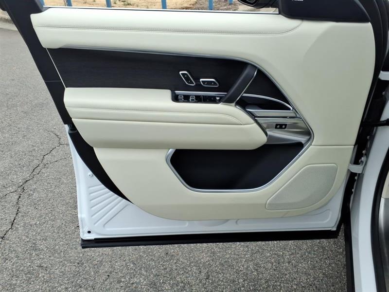 Land Rover New Range Rover SE LWB 2024