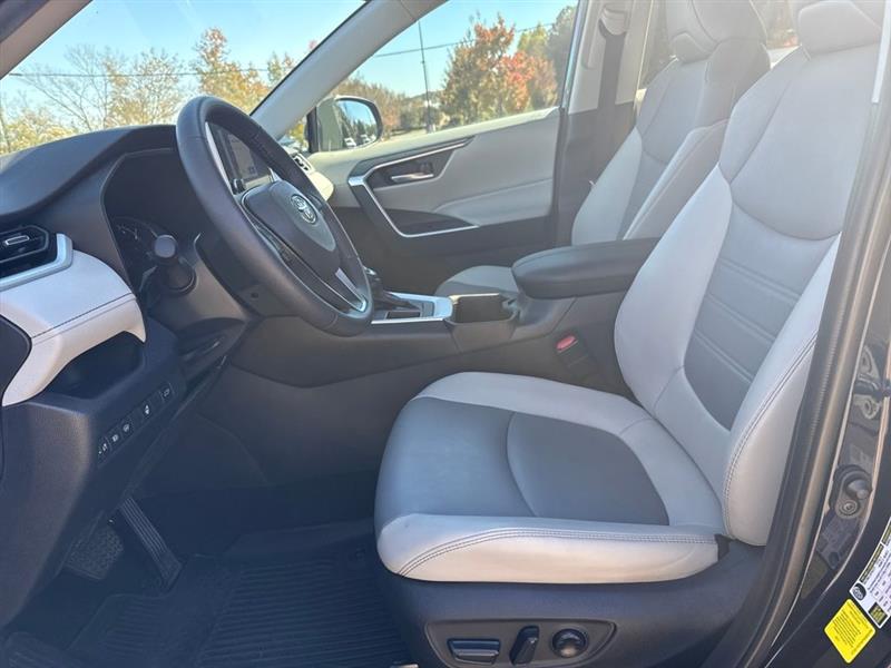 Toyota RAV4 XLE Premium 2023