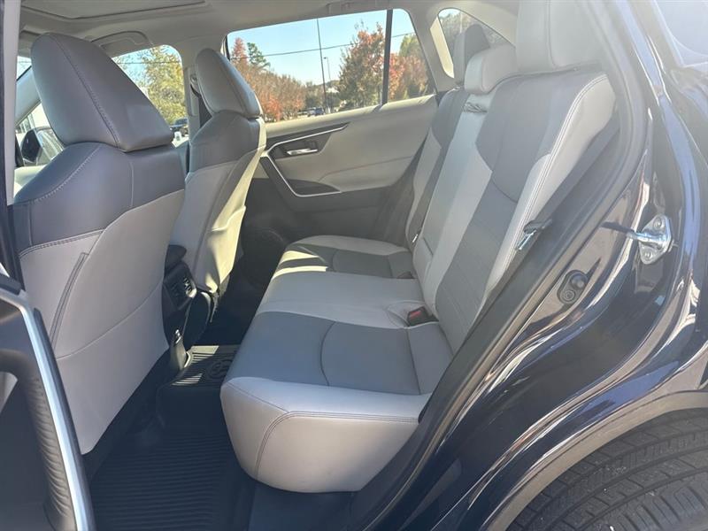 Toyota RAV4 XLE Premium 2023