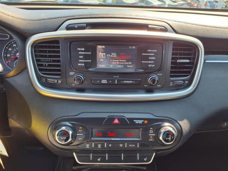 Kia Sorento EX V6 2WD 2016 Kia Sorento EX V6 2WD 2016