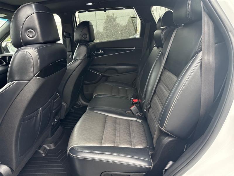 Kia Sorento Limited V6 2WD 2017 Kia Sorento Limited V6 2WD 2017