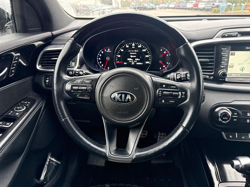 Kia Sorento Limited V6 2WD 2017 Kia Sorento Limited V6 2WD 2017