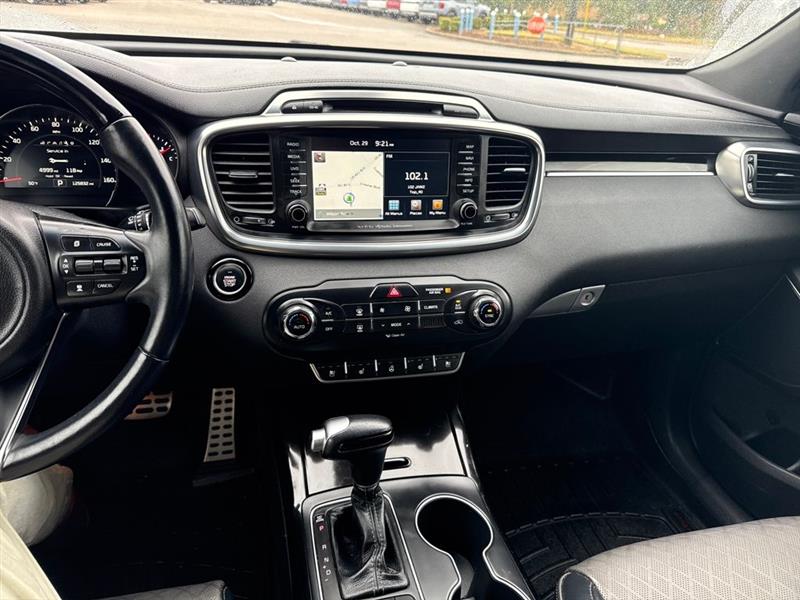 Kia Sorento Limited V6 2WD 2017 Kia Sorento Limited V6 2WD 2017