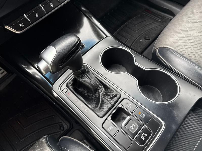 Kia Sorento Limited V6 2WD 2017 Kia Sorento Limited V6 2WD 2017