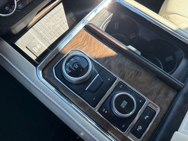 Ford Expedition Platinum 4WD 2021