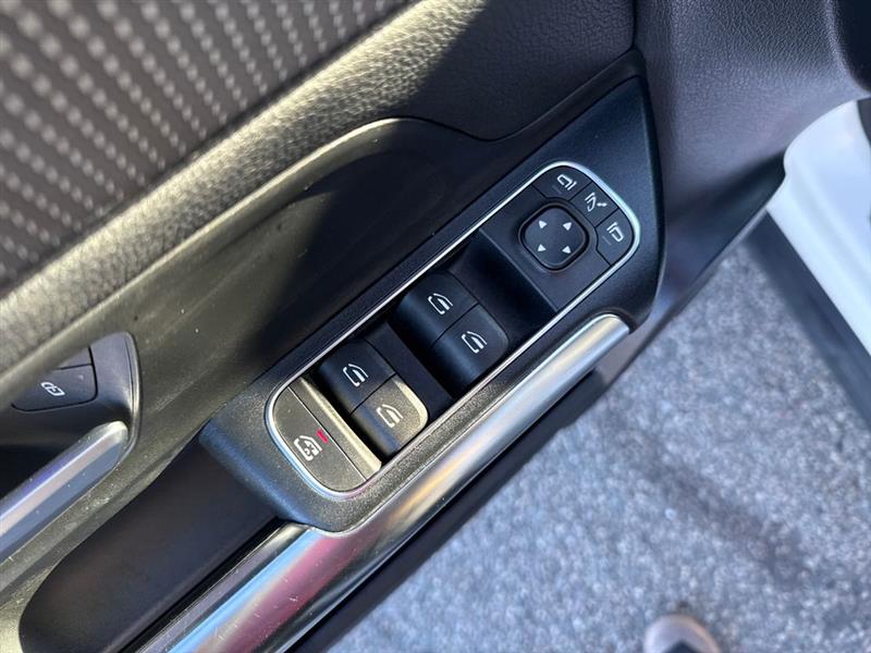 Mercedes-Benz GLA-Class GLA250 4MATIC 2021