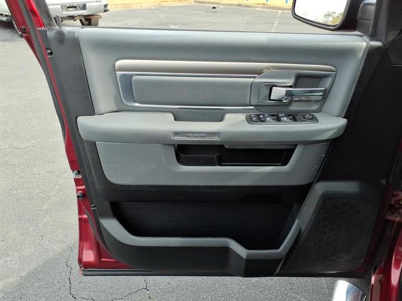 RAM 1500 SLT Crew Cab SWB 4WD 2013