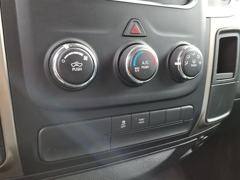 RAM 1500 SLT Crew Cab SWB 4WD 2013