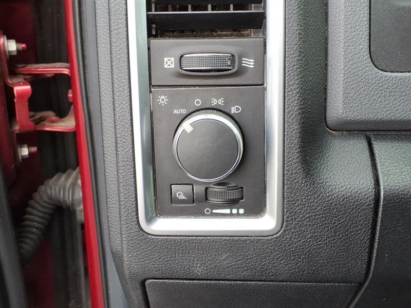 RAM 1500 SLT Crew Cab SWB 4WD 2013