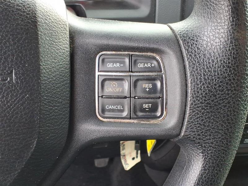 RAM 1500 SLT Crew Cab SWB 4WD 2013