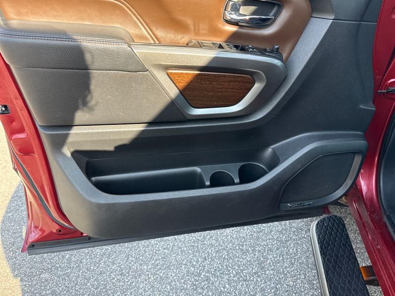 Nissan Titan Platinum Reserve Crew Cab 4WD 2018