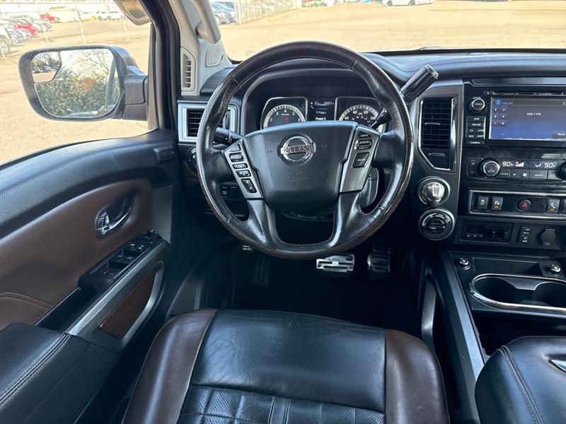 Nissan Titan Platinum Reserve Crew Cab 4WD 2018