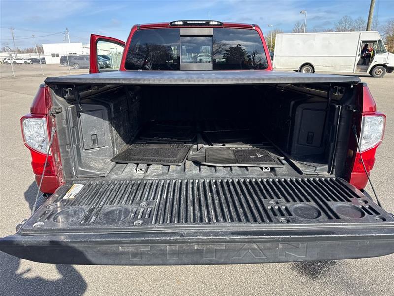 Nissan Titan Platinum Reserve Crew Cab 4WD 2018