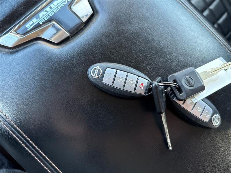 Nissan Titan Platinum Reserve Crew Cab 4WD 2018