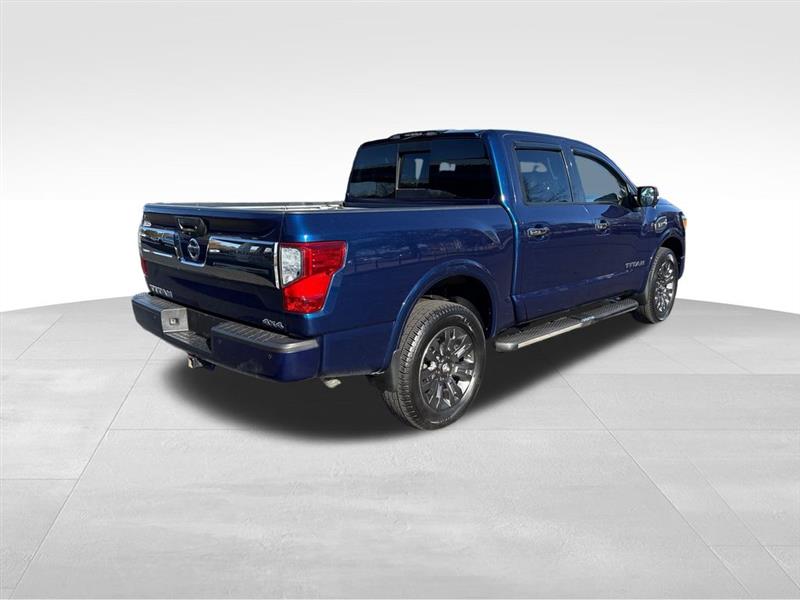 Nissan Titan Platinum Reserve Crew Cab 4WD 2017