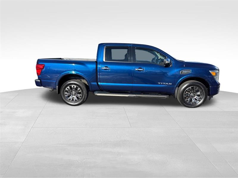 Nissan Titan Platinum Reserve Crew Cab 4WD 2017