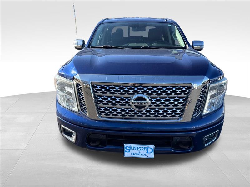 Nissan Titan Platinum Reserve Crew Cab 4WD 2017