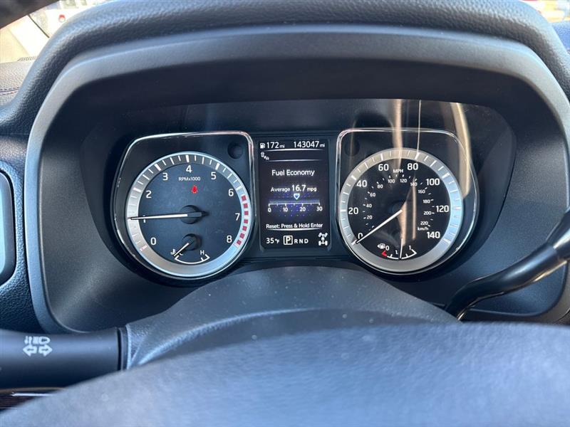 Nissan Titan Platinum Reserve Crew Cab 4WD 2017