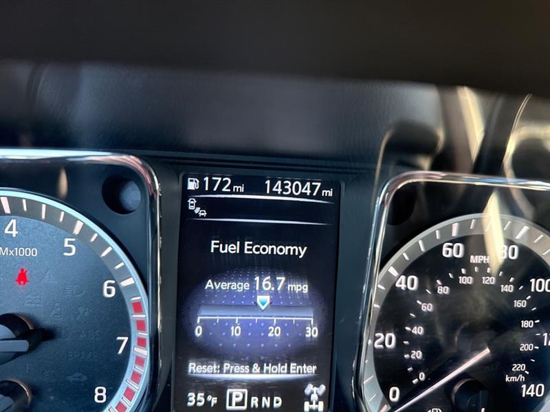 Nissan Titan Platinum Reserve Crew Cab 4WD 2017