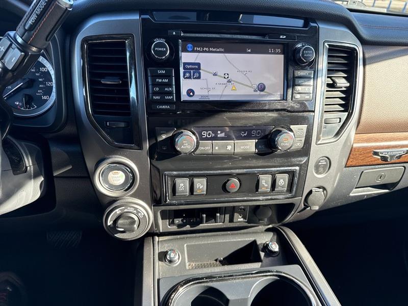 Nissan Titan Platinum Reserve Crew Cab 4WD 2017