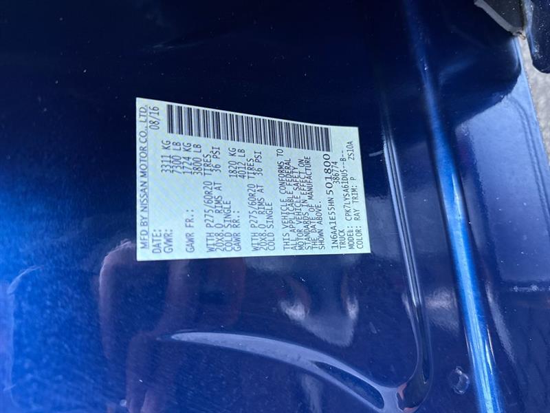 Nissan Titan Platinum Reserve Crew Cab 4WD 2017