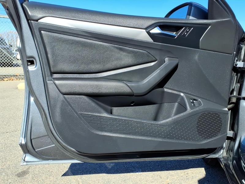 Volkswagen Jetta 1.4T S 8A 2021