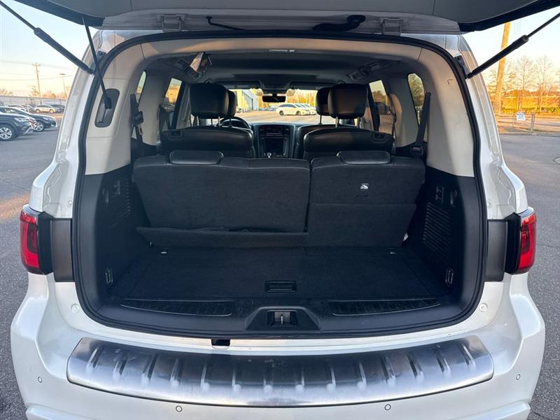 Infiniti QX80 LUXE 2021