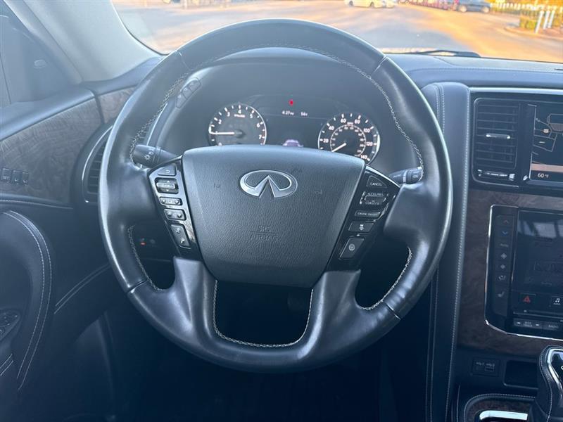 Infiniti QX80 LUXE 2021