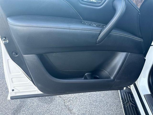 Infiniti QX80 LUXE 2021