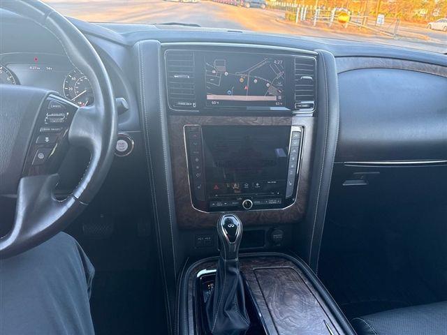 Infiniti QX80 LUXE 2021