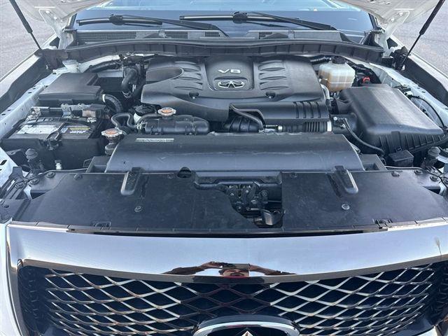 Infiniti QX80 LUXE 2021