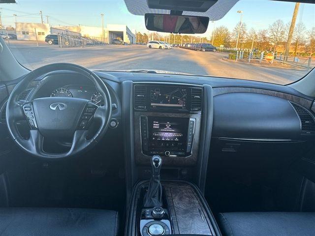 Infiniti QX80 LUXE 2021