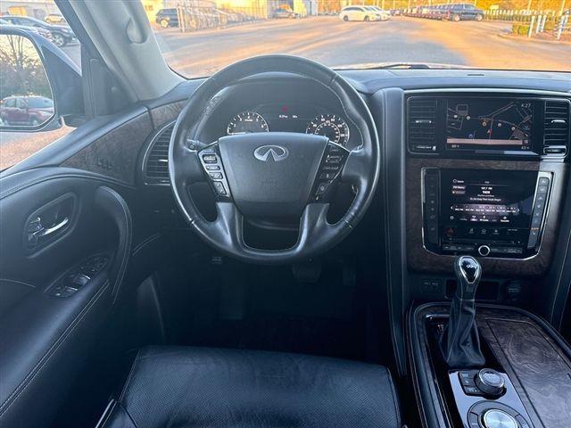 Infiniti QX80 LUXE 2021