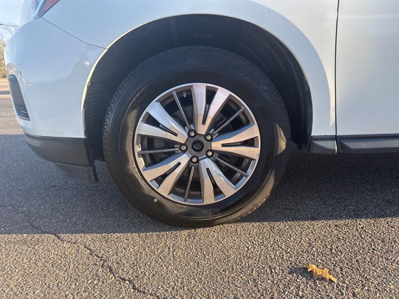 Nissan Pathfinder SV 4WD 2017