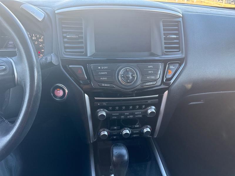 Nissan Pathfinder SV 4WD 2017