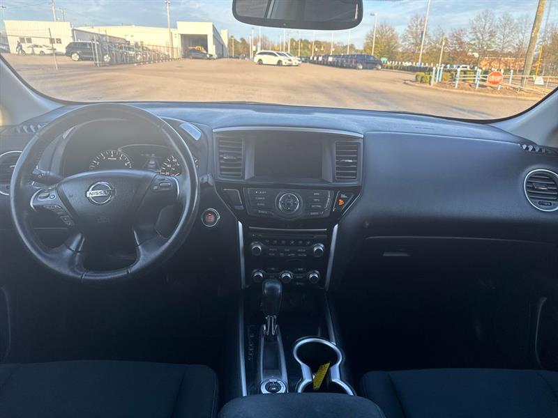 Nissan Pathfinder SV 4WD 2017